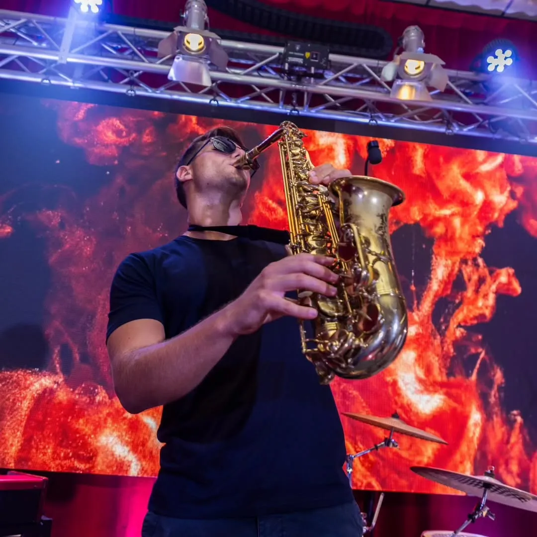 Benito González García - Saxofonista en boda